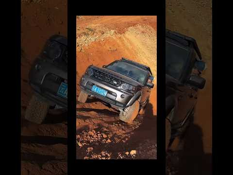 Tank 300 vs Land Rover