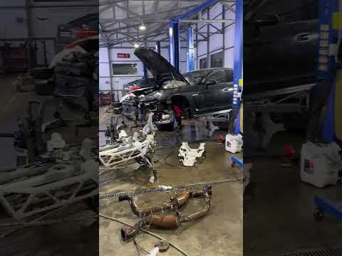 Нравится Вам такой подход к восстановлению Porsche Panamera Turbo S ?