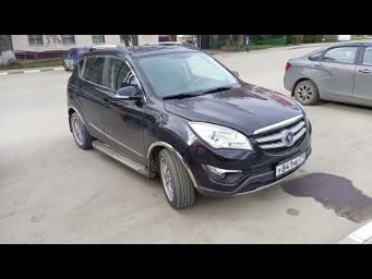 Подобрал CHANGAN CS35  2015 года выпуска и смотрим где находится вин номер на данном автомобиле.