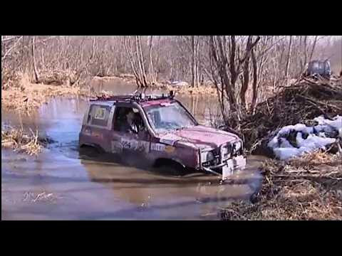 Жесткое рубилово в весенней грязи и паводке/Brutal off-road action in spring mud and floodwater.