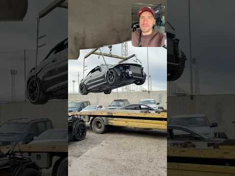 Каждый день приезжают разные авто из Америки, новые, с пробегом, битые под ремонт.