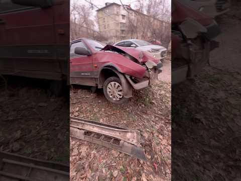 Брошенная машина после ДТП