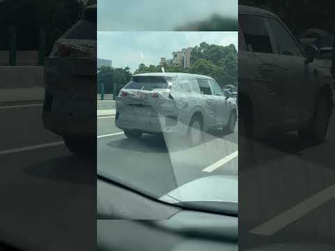 Китайский автопрототип на обычной дороге