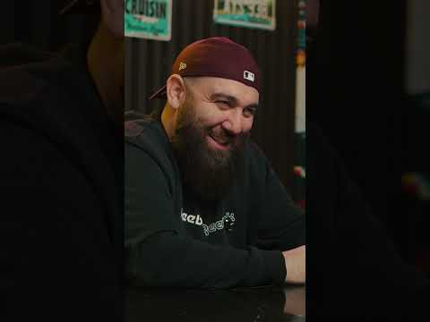 Стакан наполовину Монарх!