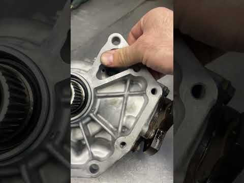 Заправка маслом углового редуктора Nissan Rogue, X-Trail T32, Infiniti QX50, QX60 Заправка маслом углового редуктора Nissan Rogue, X-Trail T32, Infiniti QX50, QX60